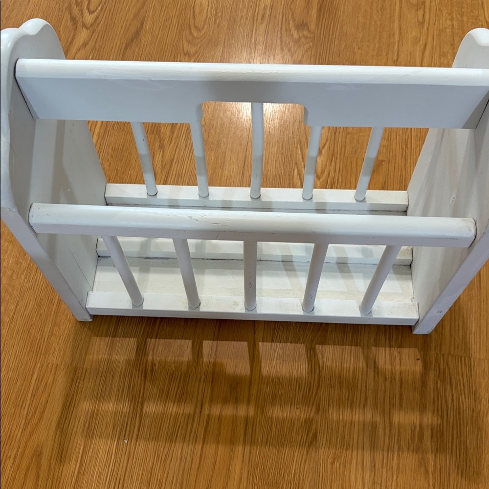 White Wooden Slatted Freestanding Magazine Organizer Holder